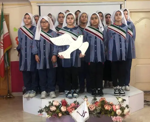 مدرسه رسا، برگزاری سرود صلح در مدرسه رسا